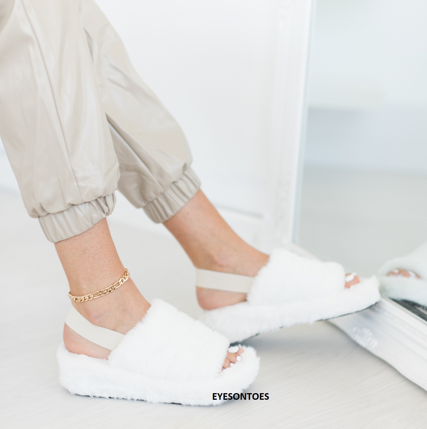 Women's Fluffy Real Fur Beach Slides Transparent Jelly Flip Flop Slippers main image 0